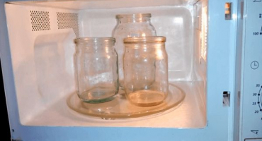 Jak správně a rychle sterilizovat sklenice s octem doma